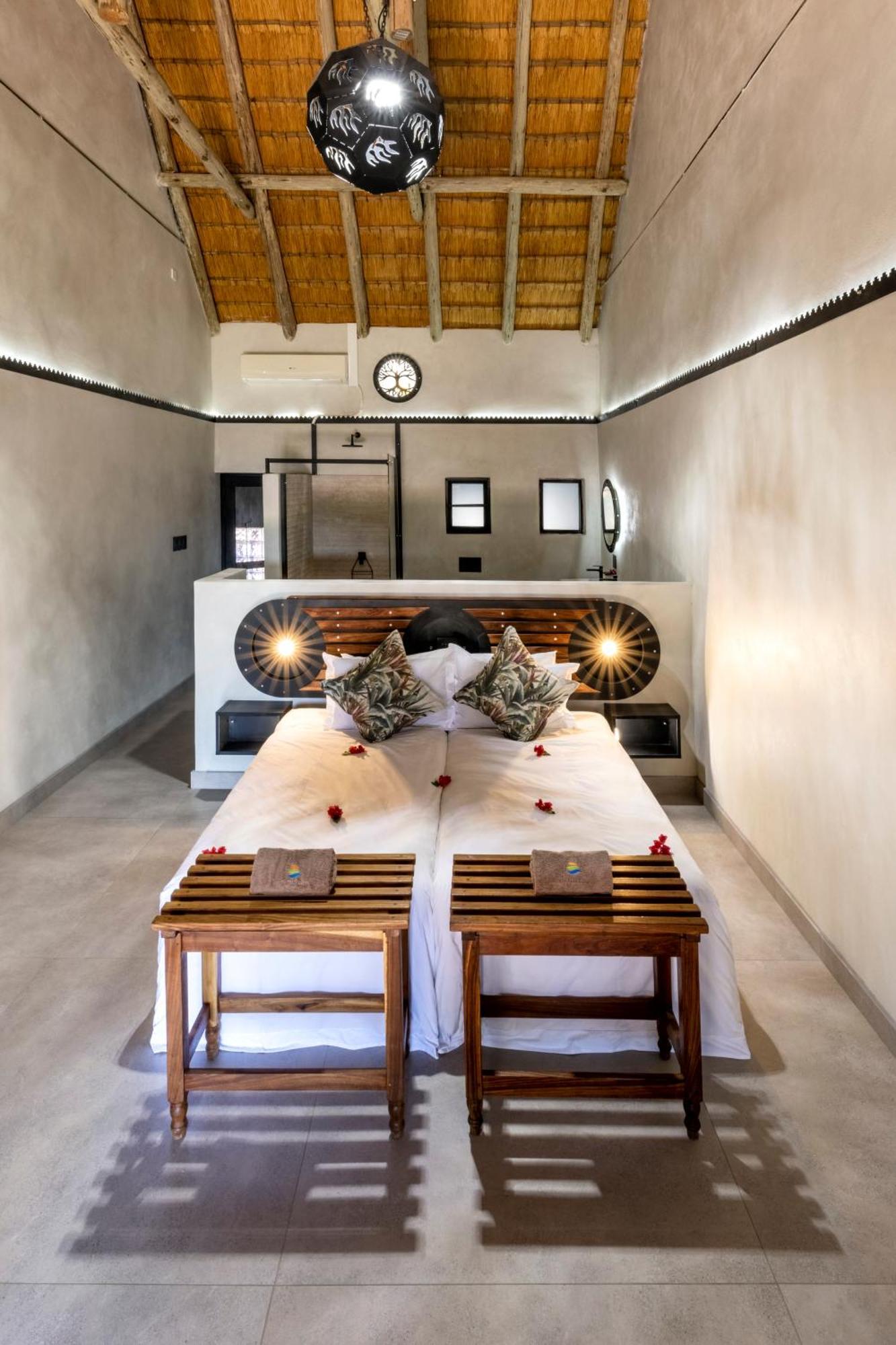 קסנה Chobe River Lodge מראה חיצוני תמונה